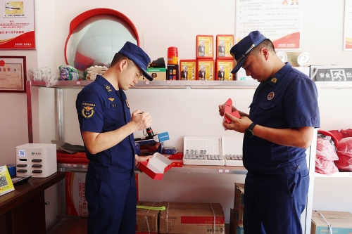 南江大隊聯合縣市場監管局開展消防產品專項檢查，筑牢基層安全防線